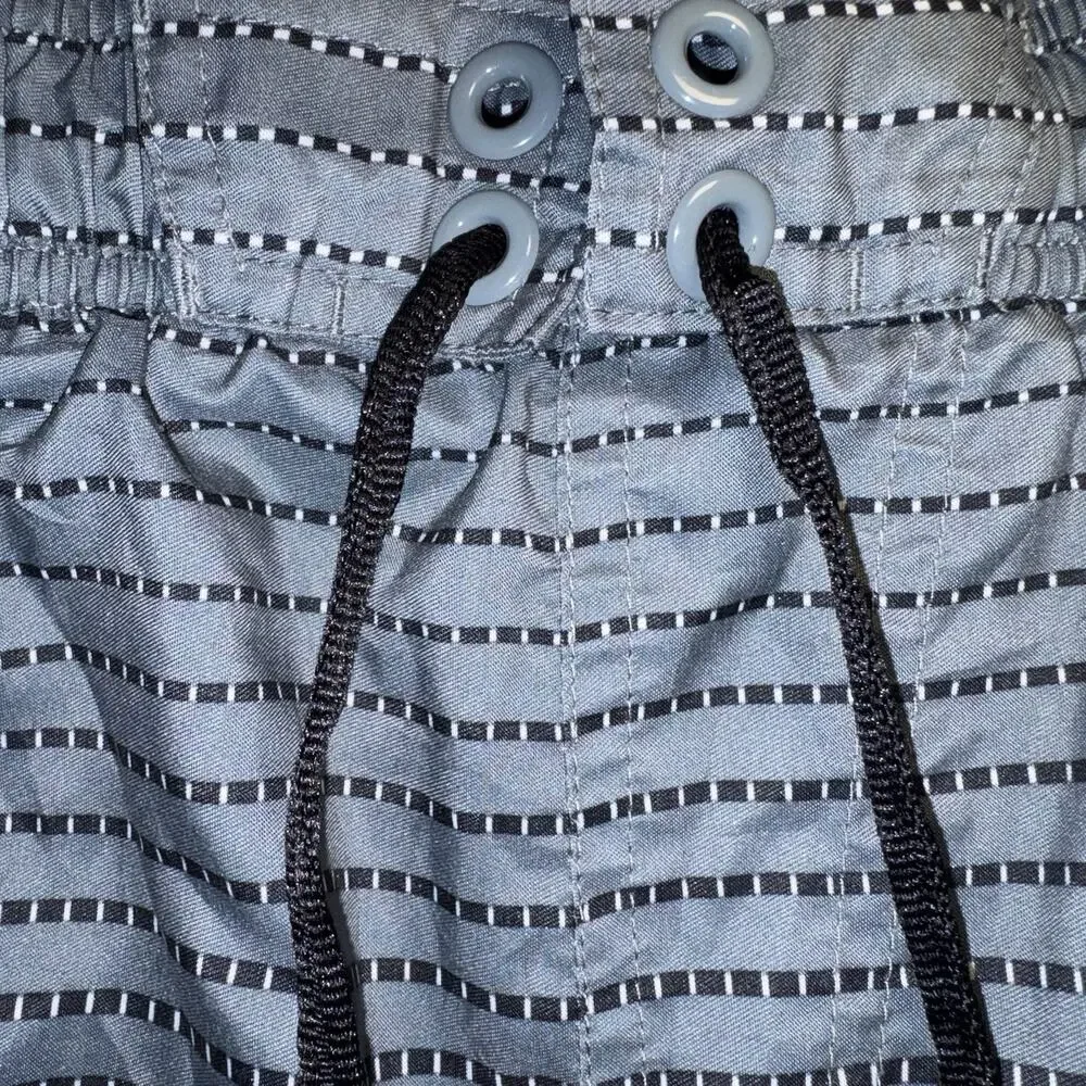 Nike Swim Trunks Board Shorts Mens Size S Grey Ombre Beach Lake Pool‎ Lifeguard